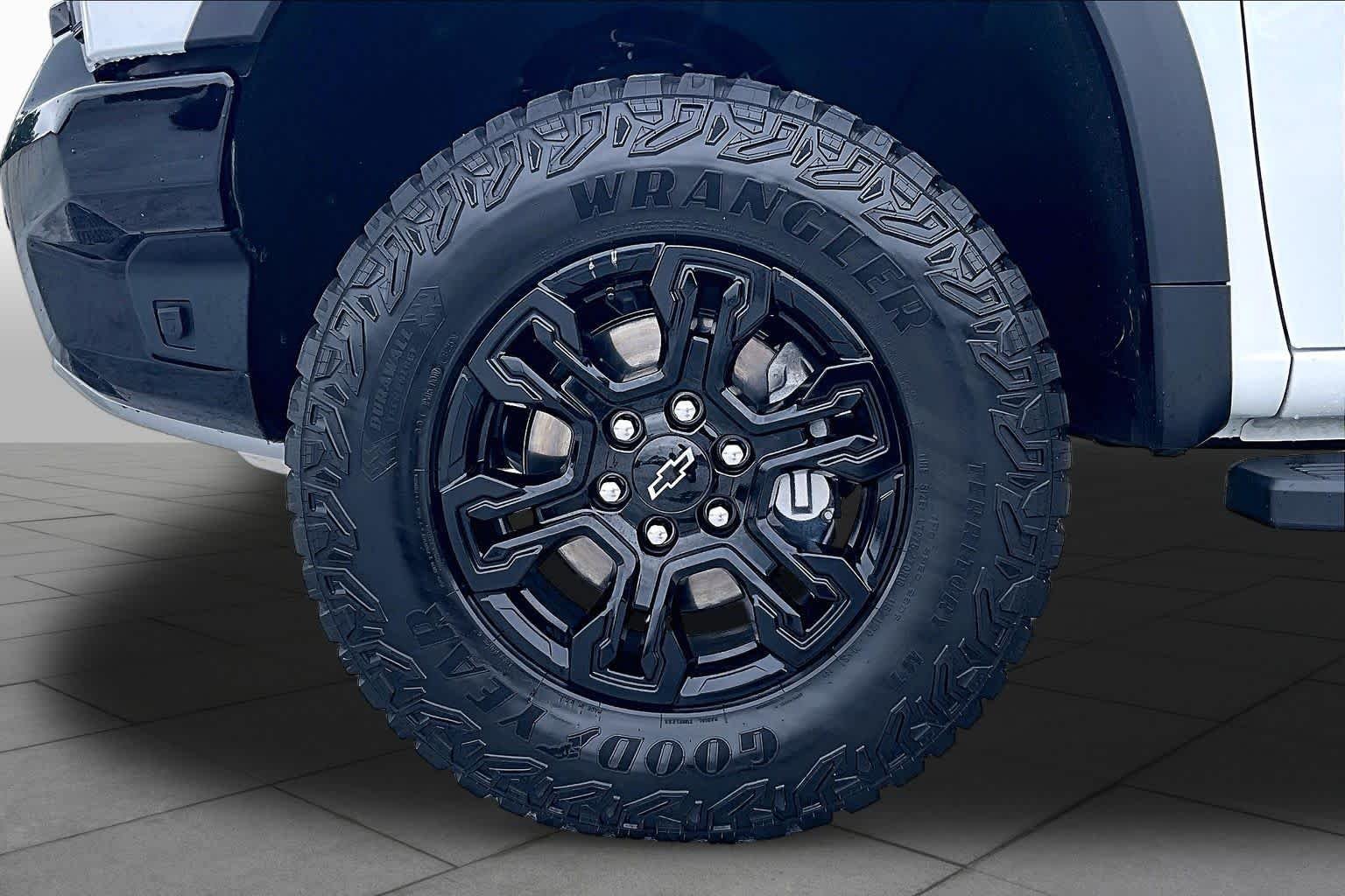 Used 2026 Summit White Chevrolet ZR2 image 21