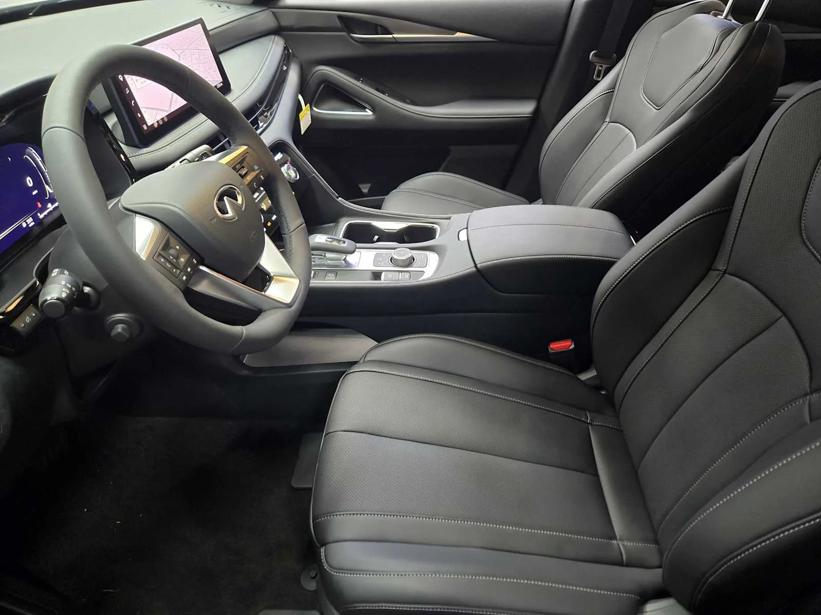 New 2027 MINERAL BLACK INFINITI LUXE image 8