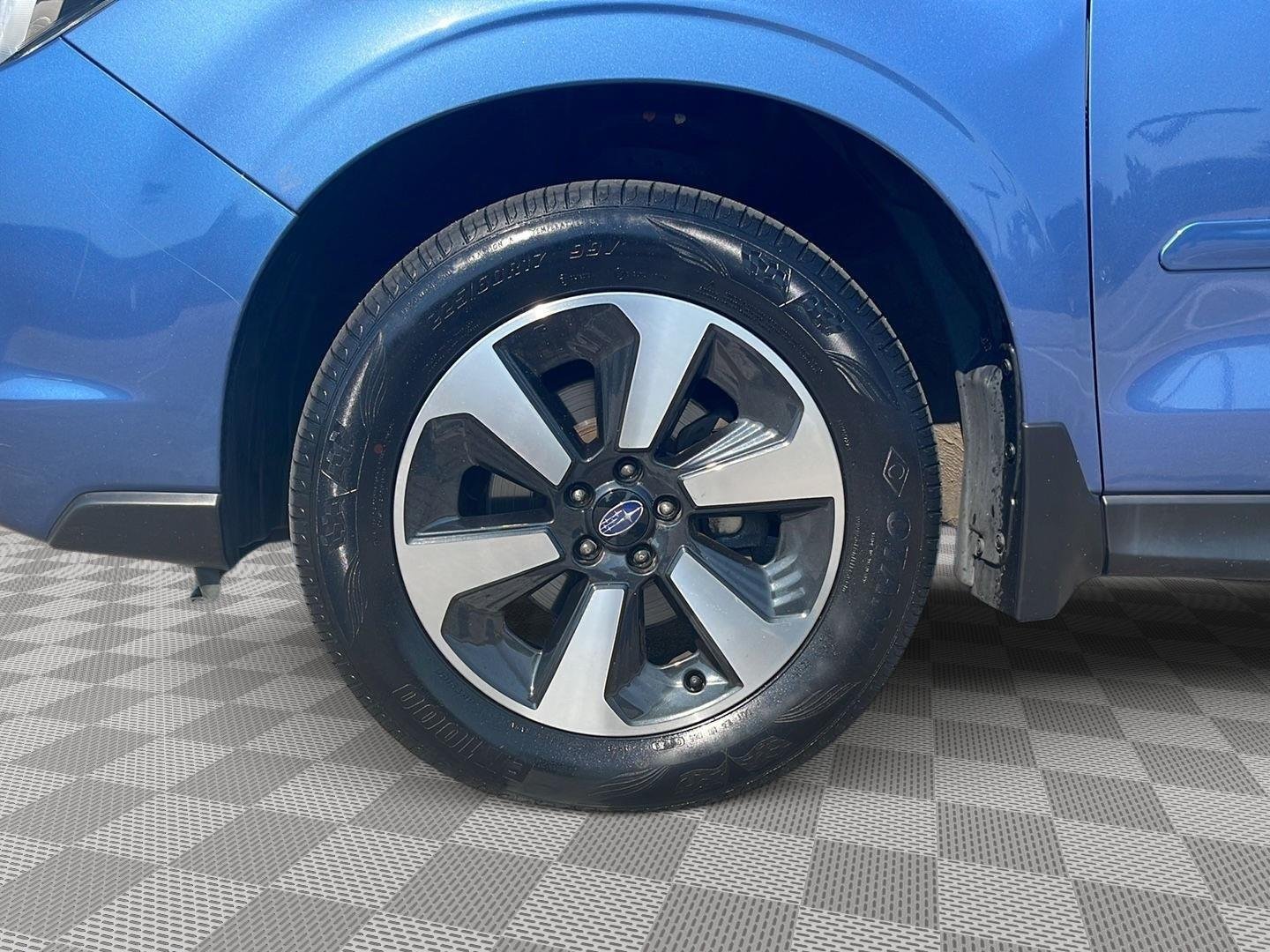 Used 2018 Quartz Blue Pearl Subaru Premium image 9