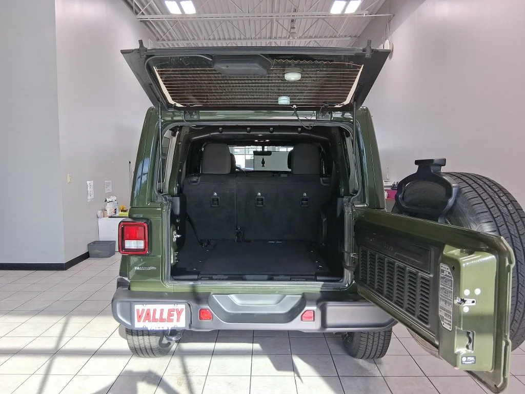 Used 2022 Green Jeep Unlimited Sahara image 28