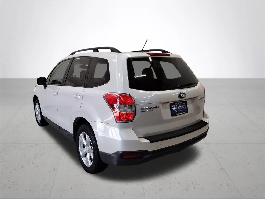Used 2015 White Subaru 2.5i Premium image 11