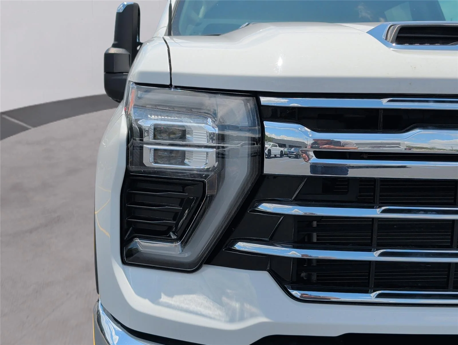 Used 2024 Summit White Chevrolet LTZ image 11