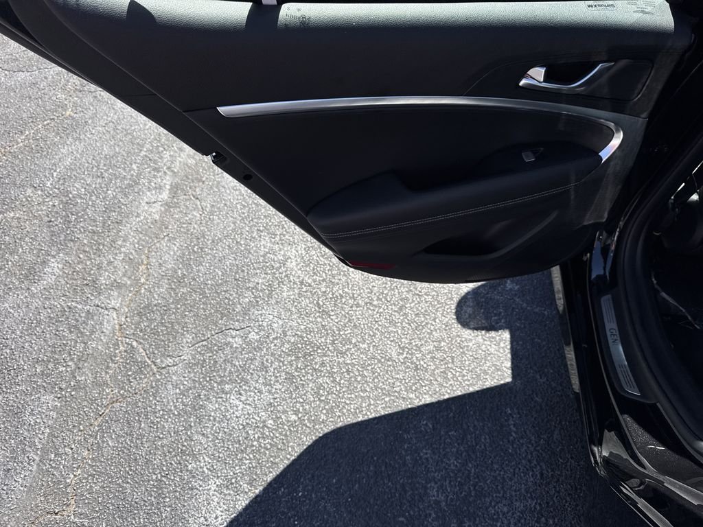 Used 2025 Black Genesis 2.5T image 21