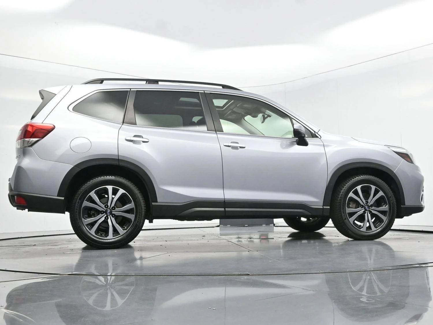 Used 2020 Ice Silver Metallic Subaru Limited image 50