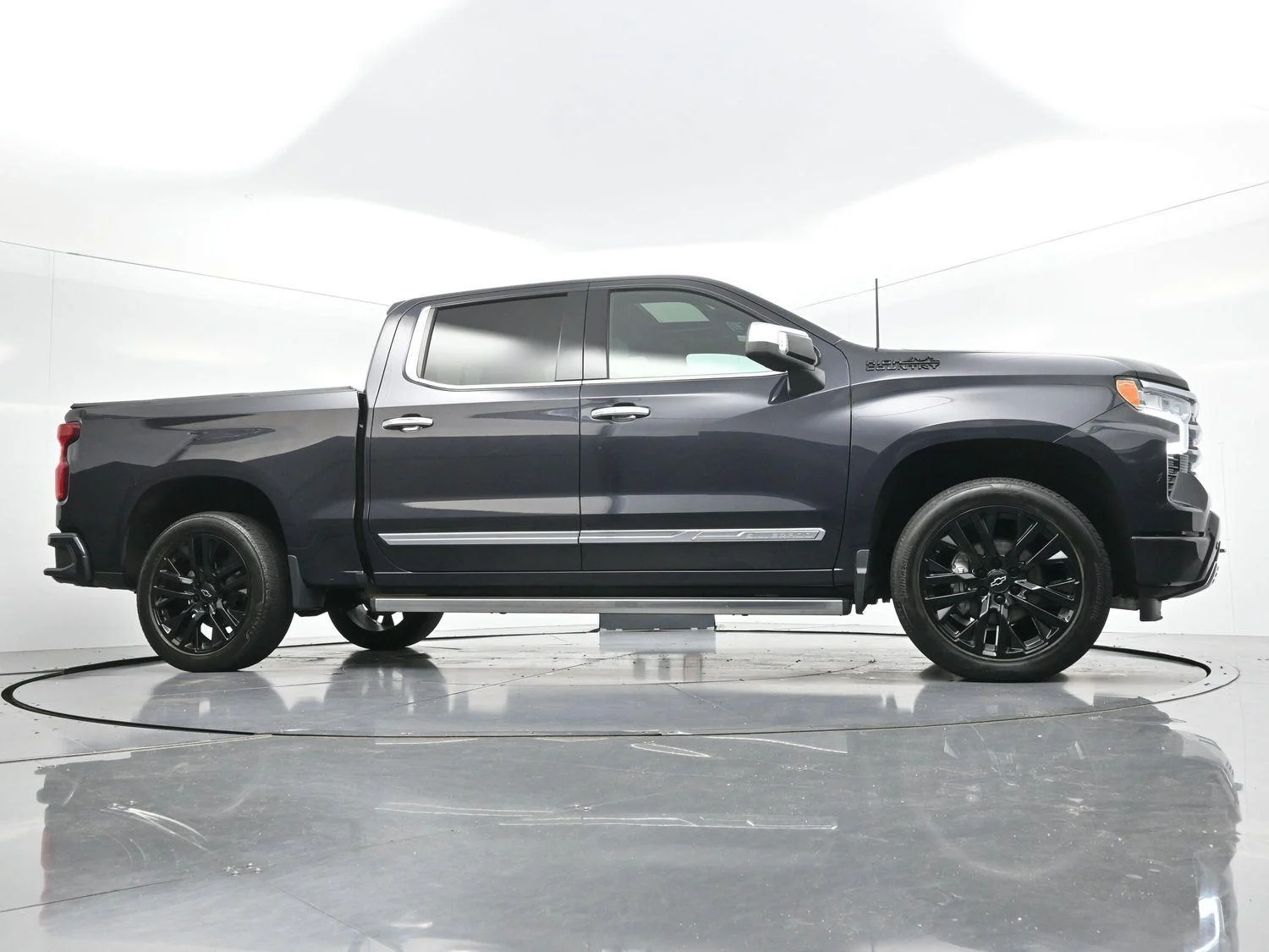 Used 2023 Dark Ash Metallic Chevrolet High Country image 40