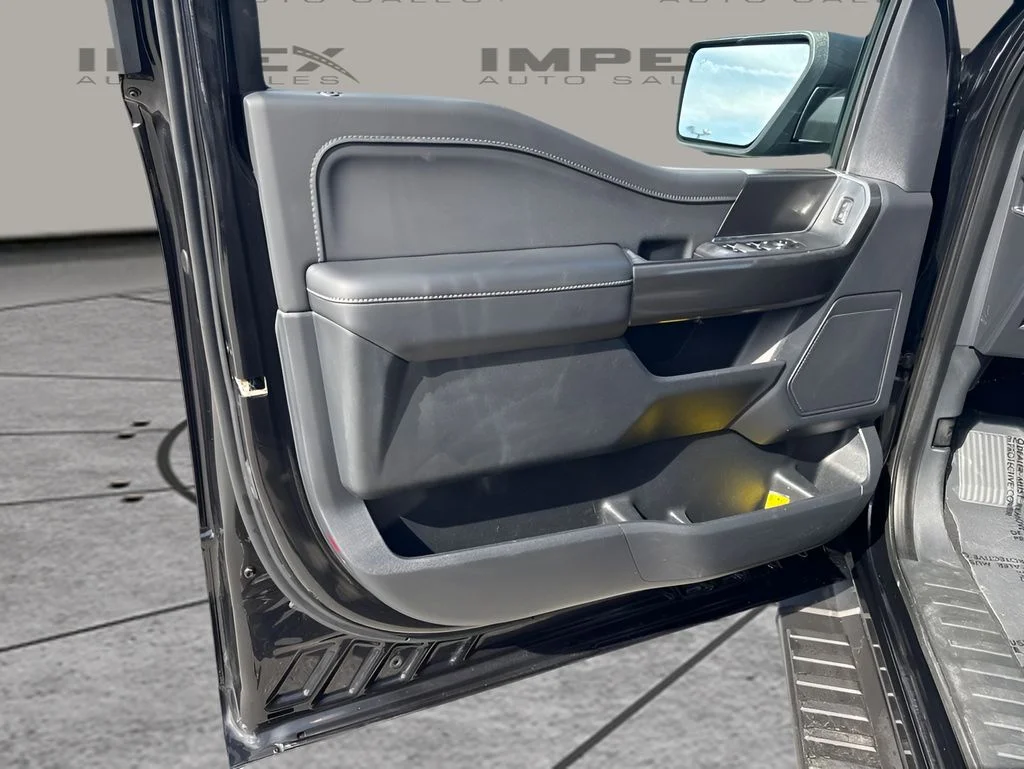 Used 2023 Black Ford XLT image 28