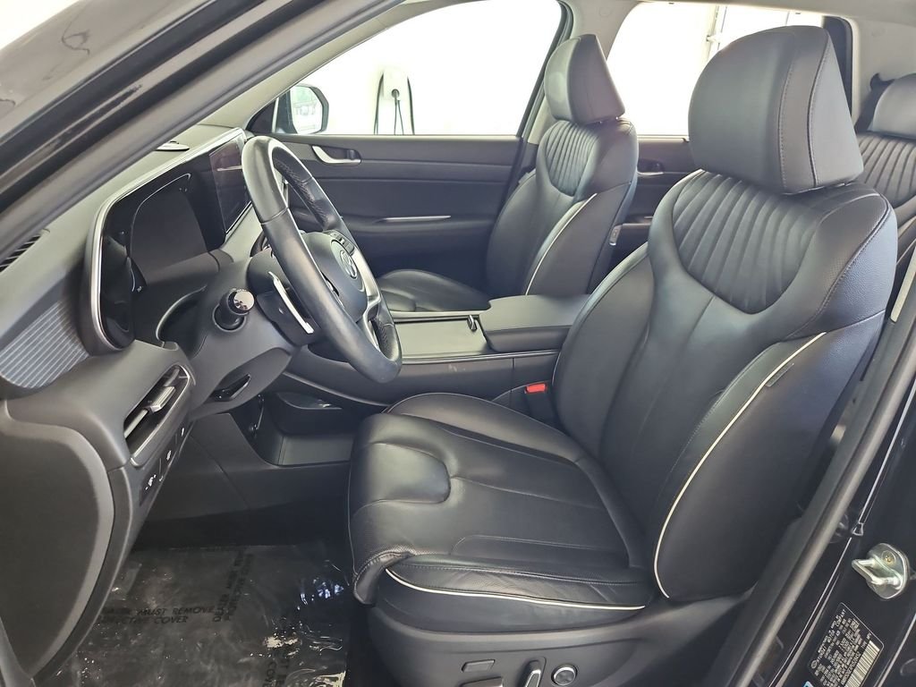 Used 2023 Abyss Black Pearl Hyundai Limited image 21