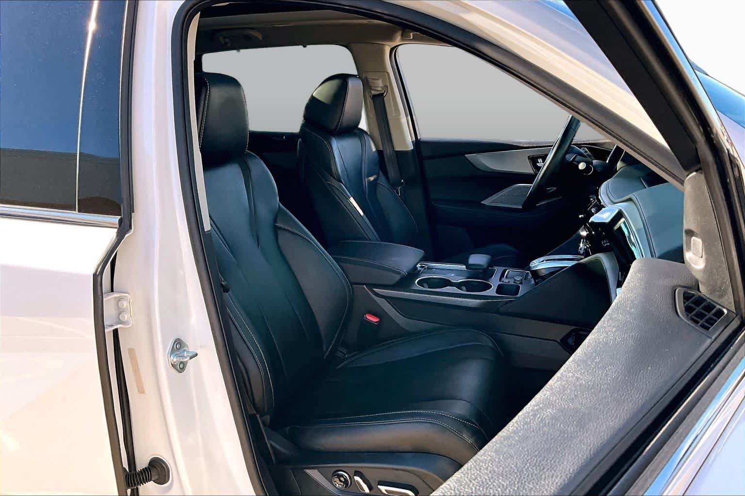Used 2023 Platinum White Pearl Acura w/Technology Package image 9