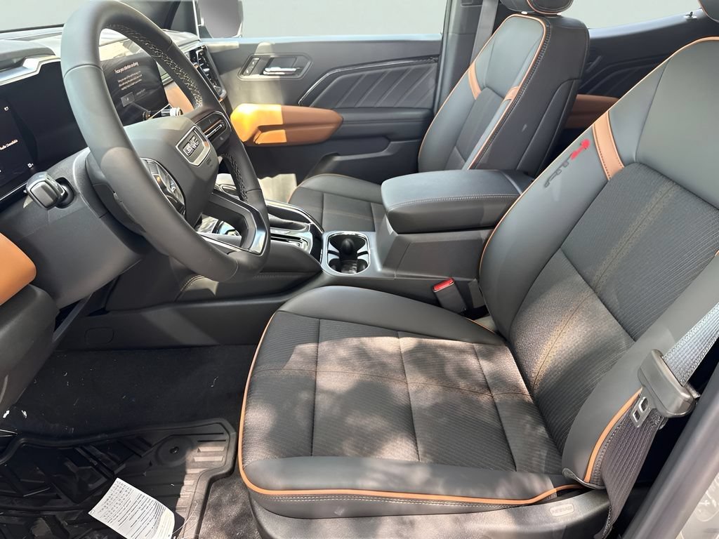 2026 GMC Canyon AT4 - Photo 9
