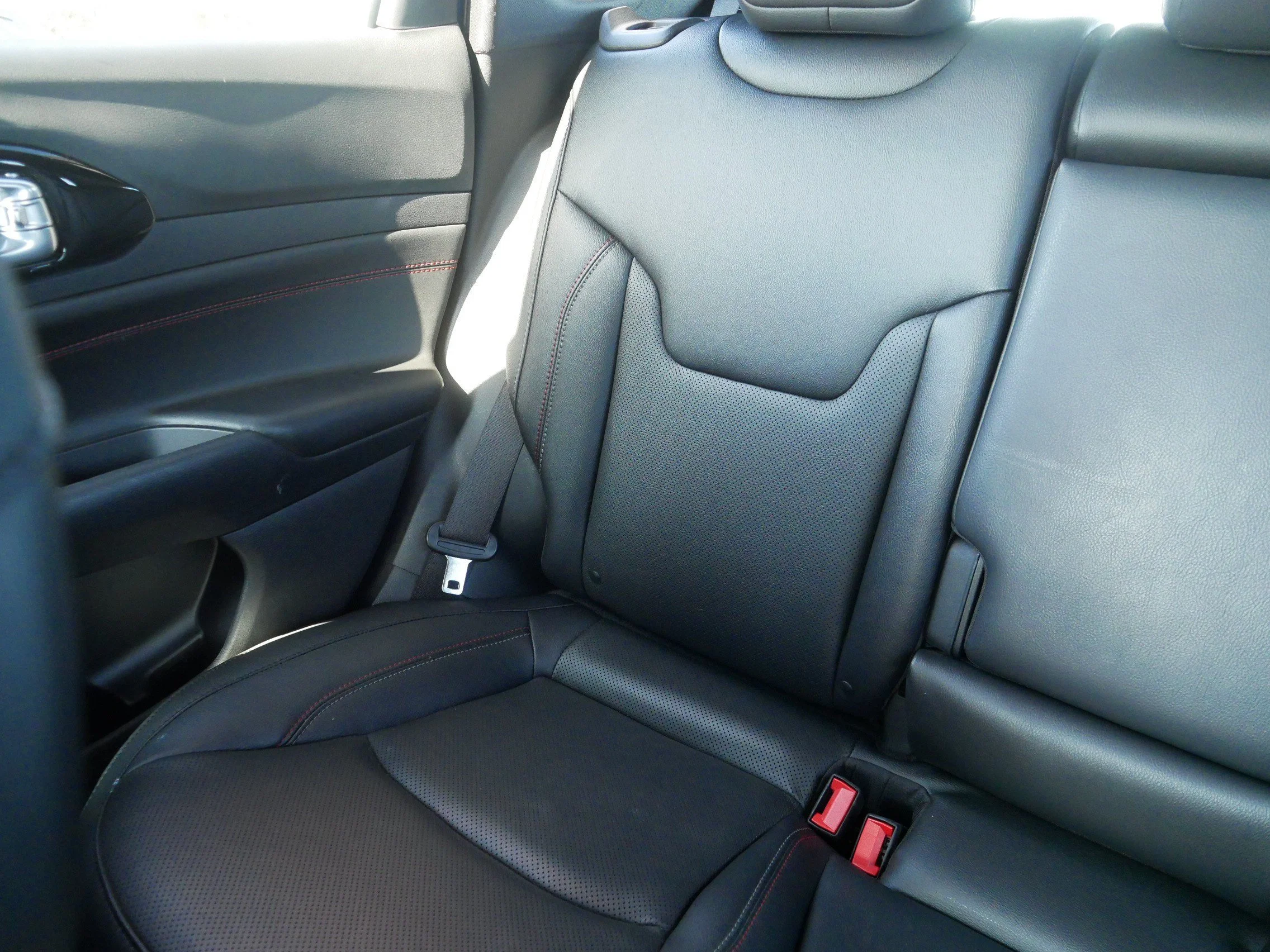 Used 2025 Hydro Blue Pearlcoat Jeep Trailhawk image 12