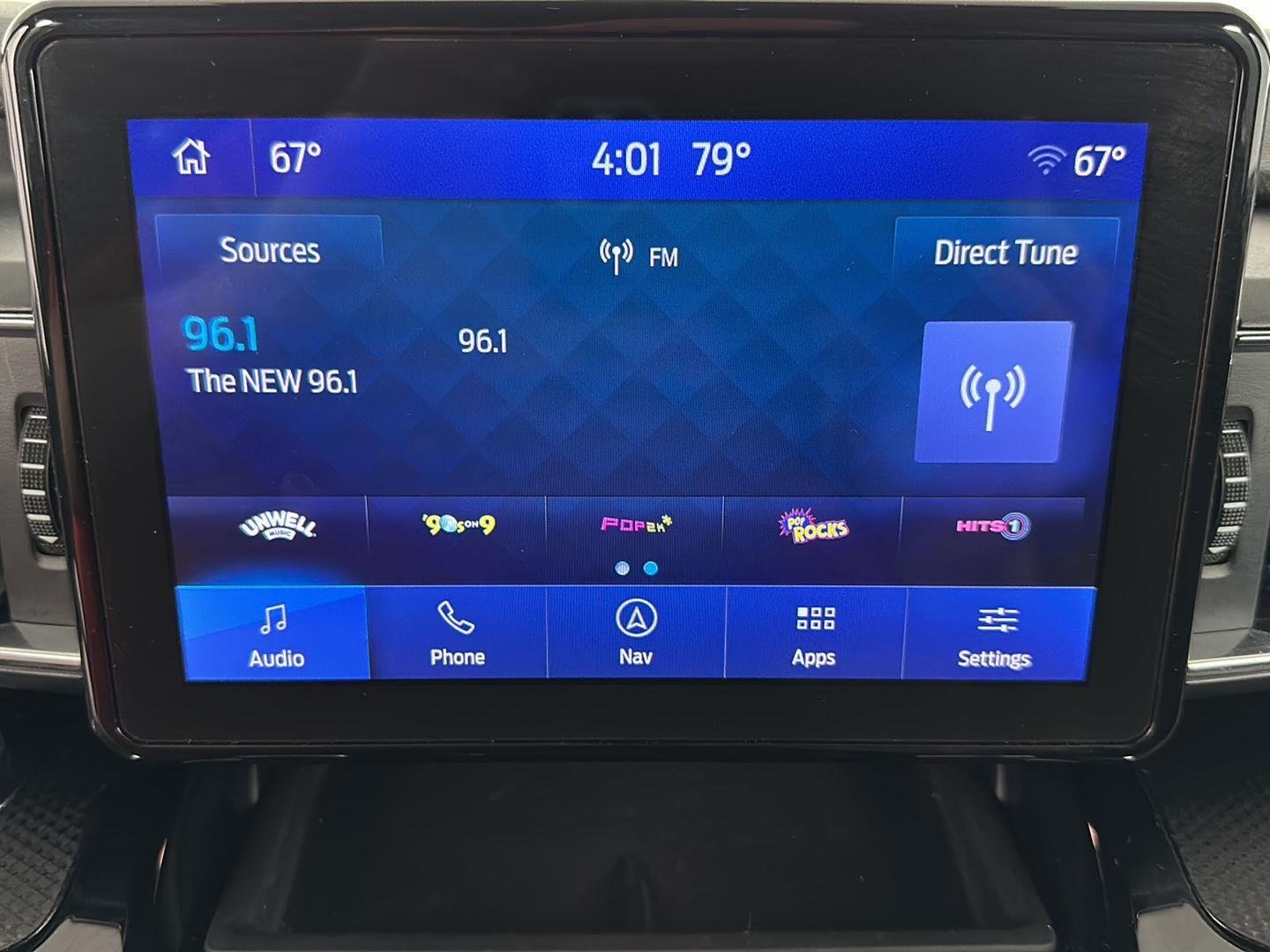 Used 2022 Star White Metallic Tri-Coat Ford ST-Line image 34