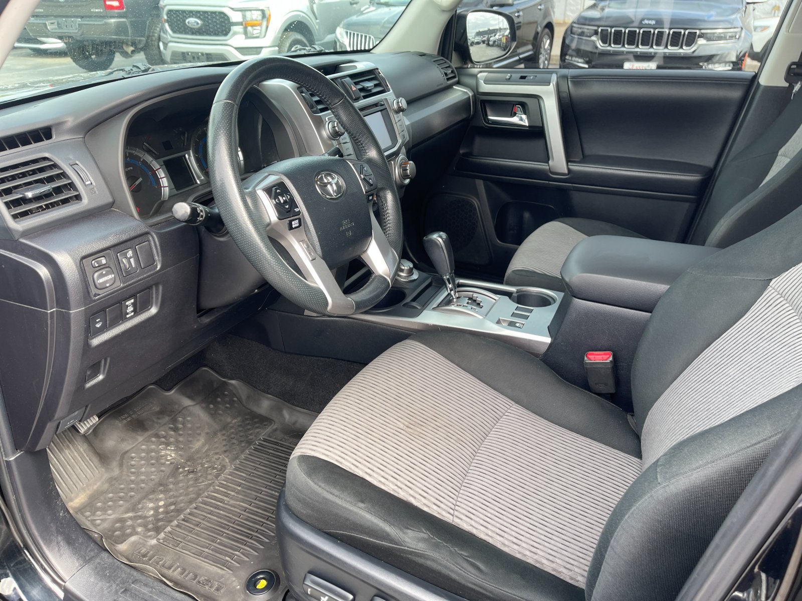 Used 2019 Black Toyota SR5 image 11
