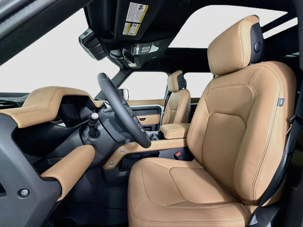 New 2026 Fuji White Land Rover X-Dynamic SE image 22