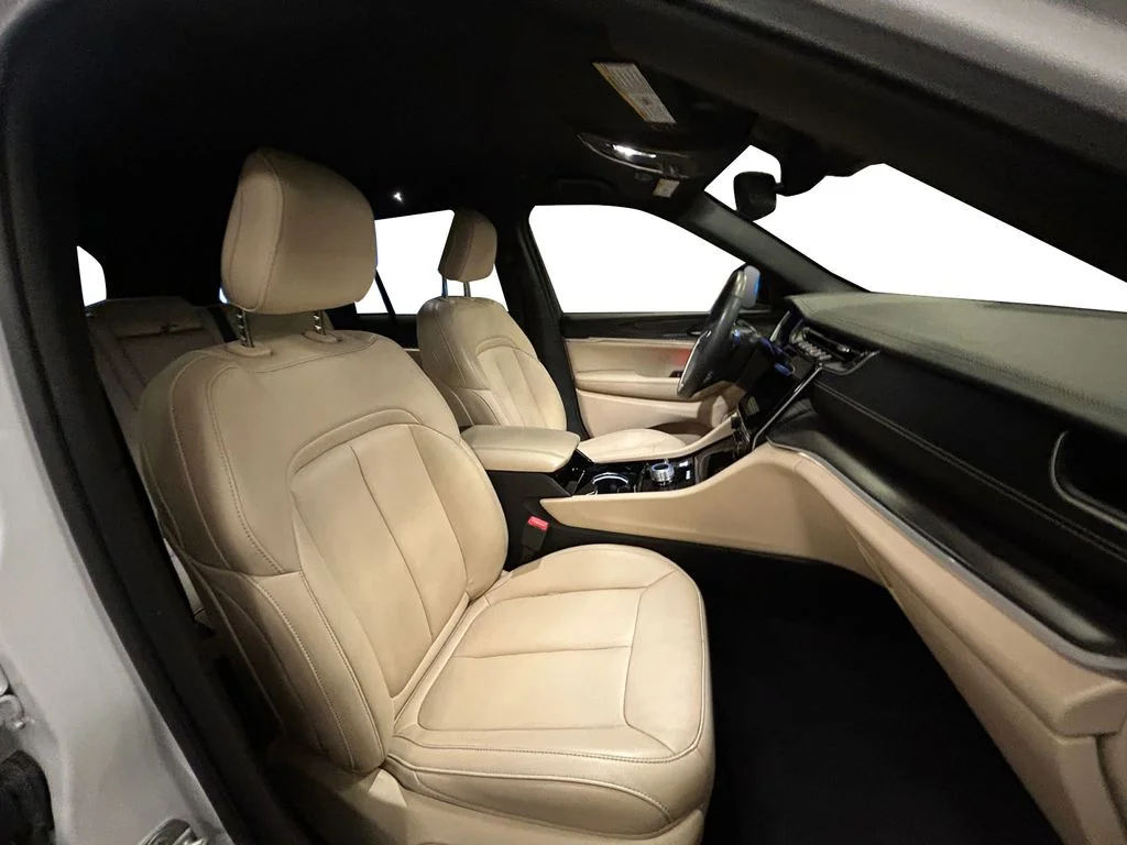 Used 2023 Bright White Jeep Limited image 15