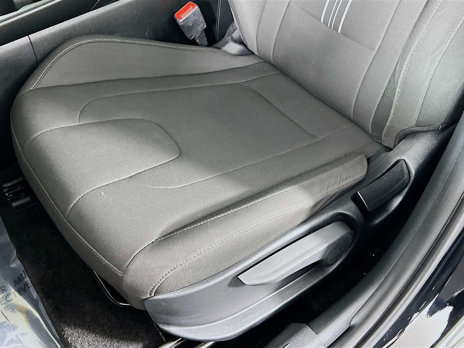 Used 2025 Abyss Black Hyundai SEL Convenience image 20