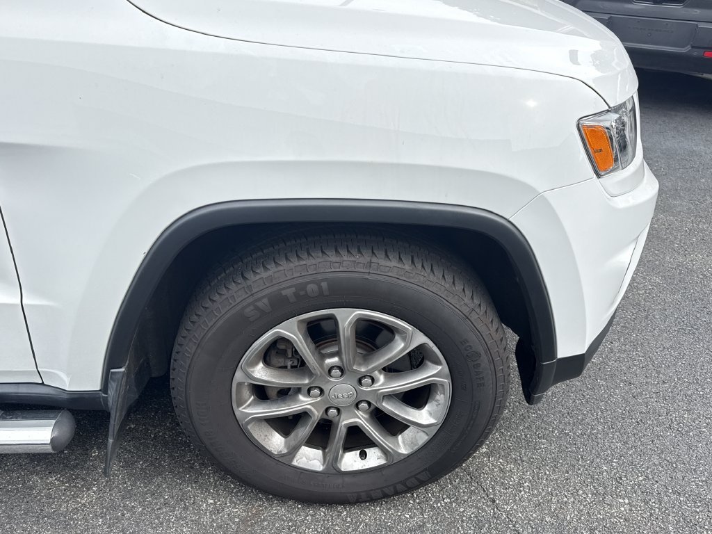 Used 2015 White Jeep Limited image 9