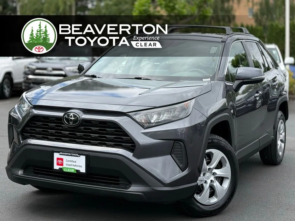2021 Toyota RAV4 LE AWD's photo
