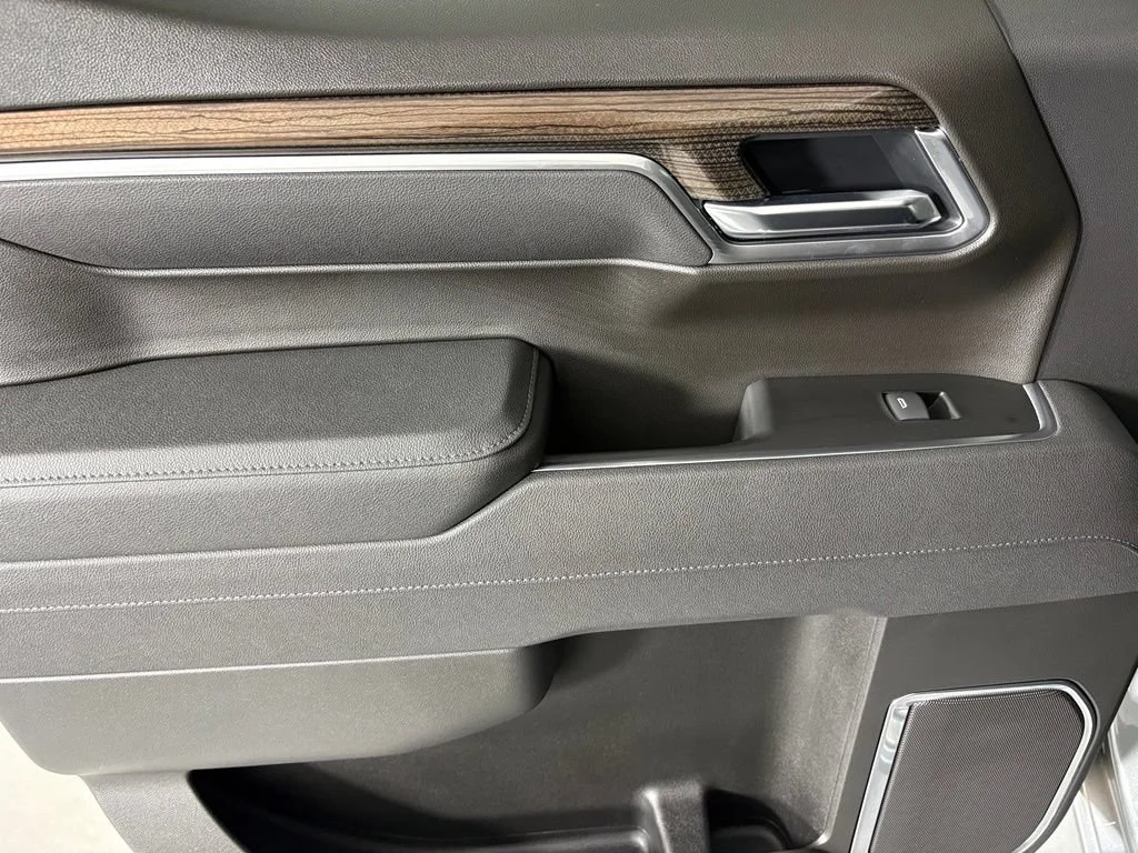 New 2026 Sterling Gray Metallic Chevrolet LT image 39