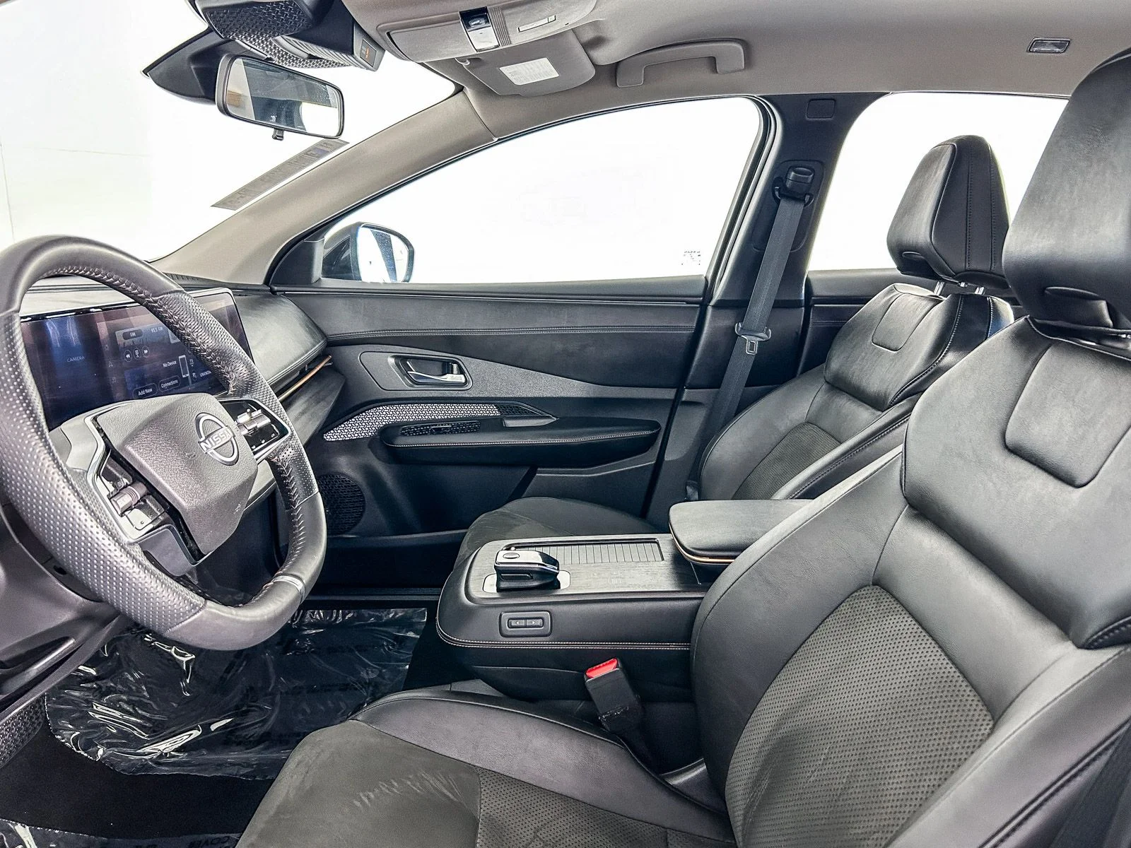 Certified Used 2024 White Nissan ENGAGE image 17