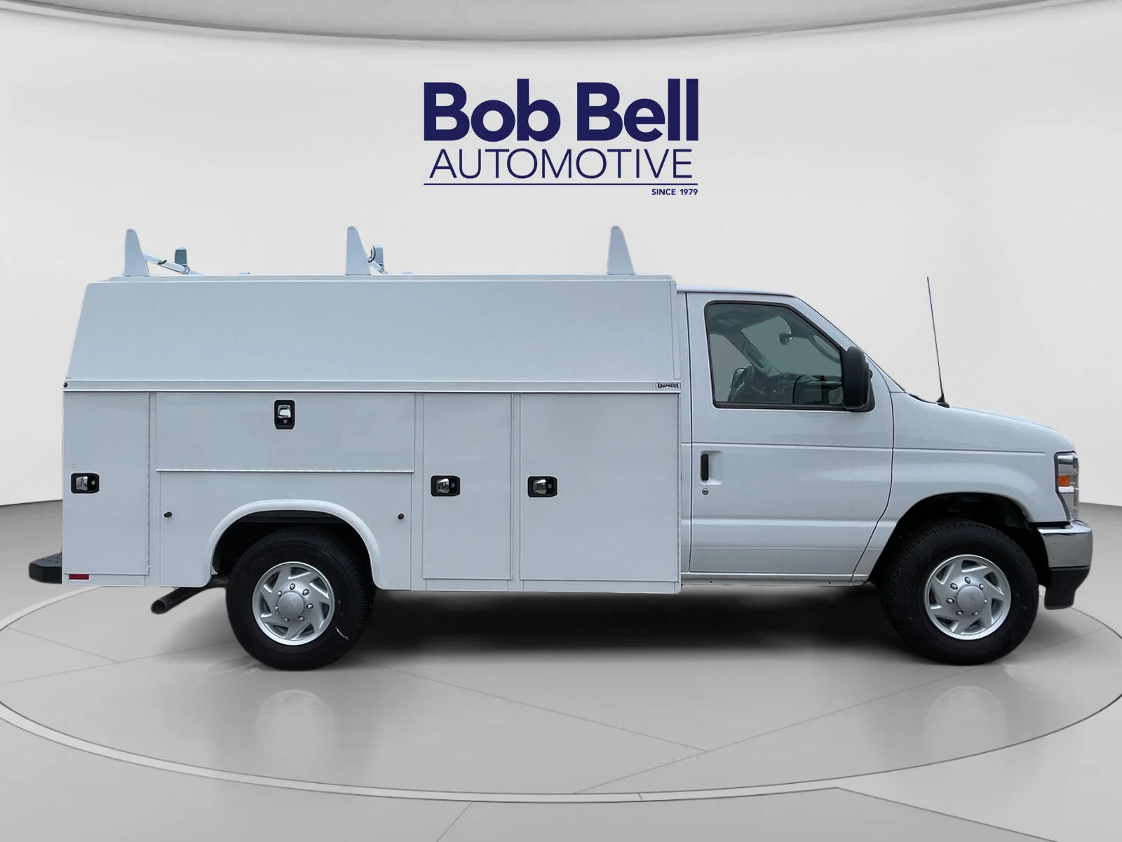 New 2027 Oxford White Ford E-350 SRW image 6