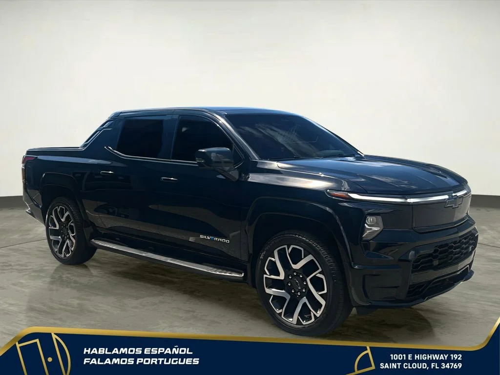 Used 2025 Black Chevrolet RST - Max Range image 8
