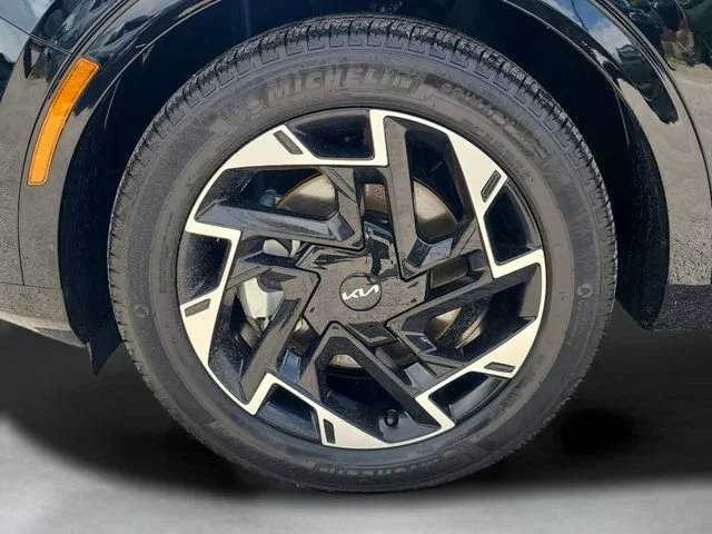 Used 2025 Black Kia SX-Prestige image 35