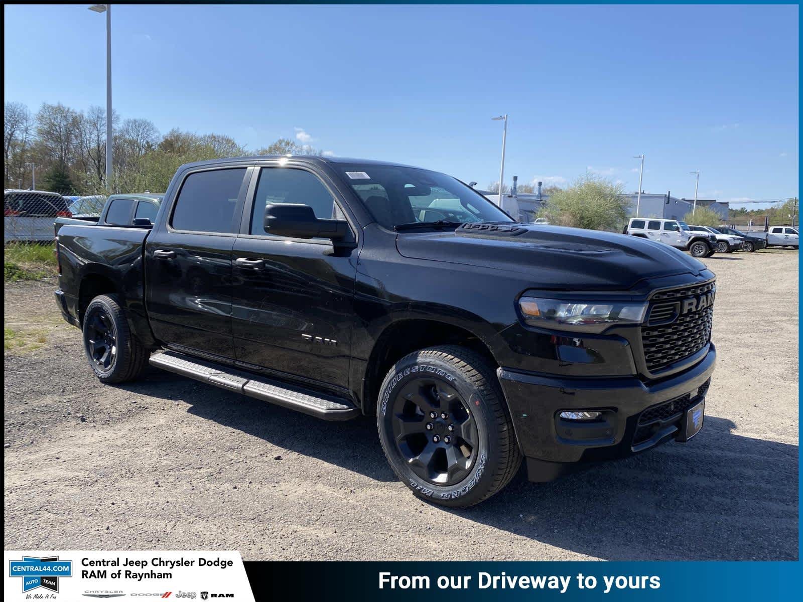 2026 RAM 1500 Express 4x4 Crew Cab 5'7's photo