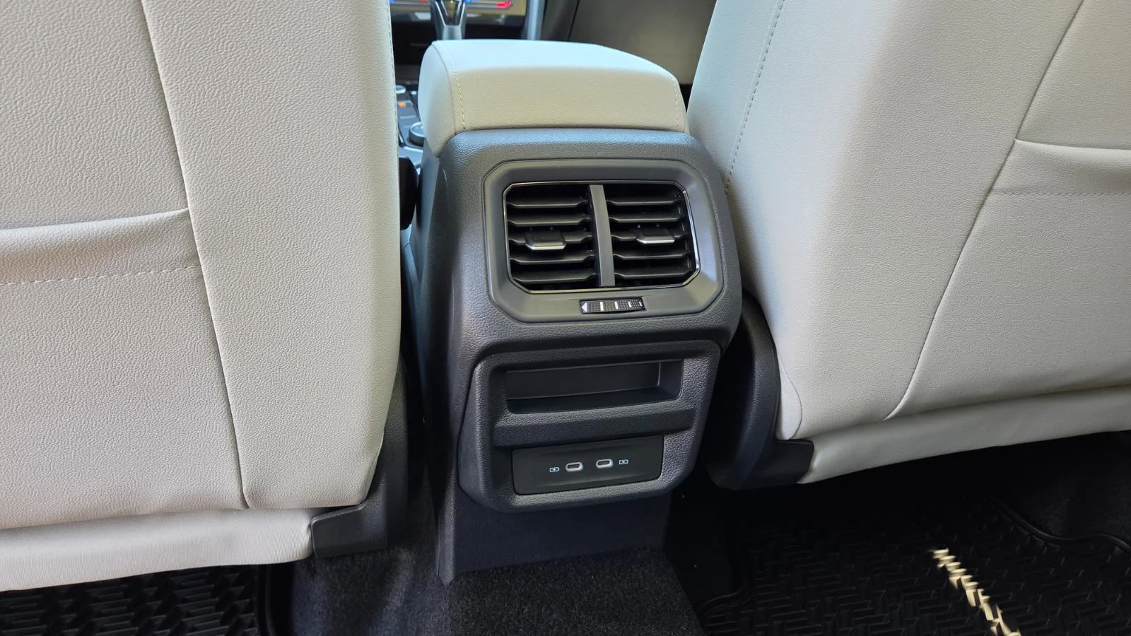 New 2026 Pure White Volkswagen SE image 49