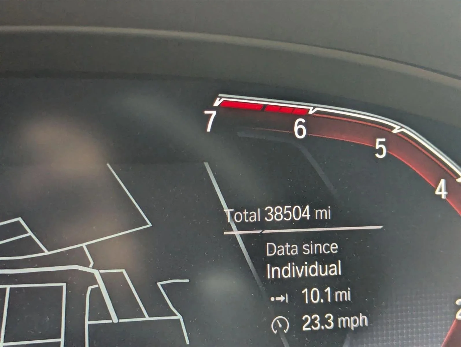 Used 2024 Mineral White Metallic BMW sDrive30i image 4