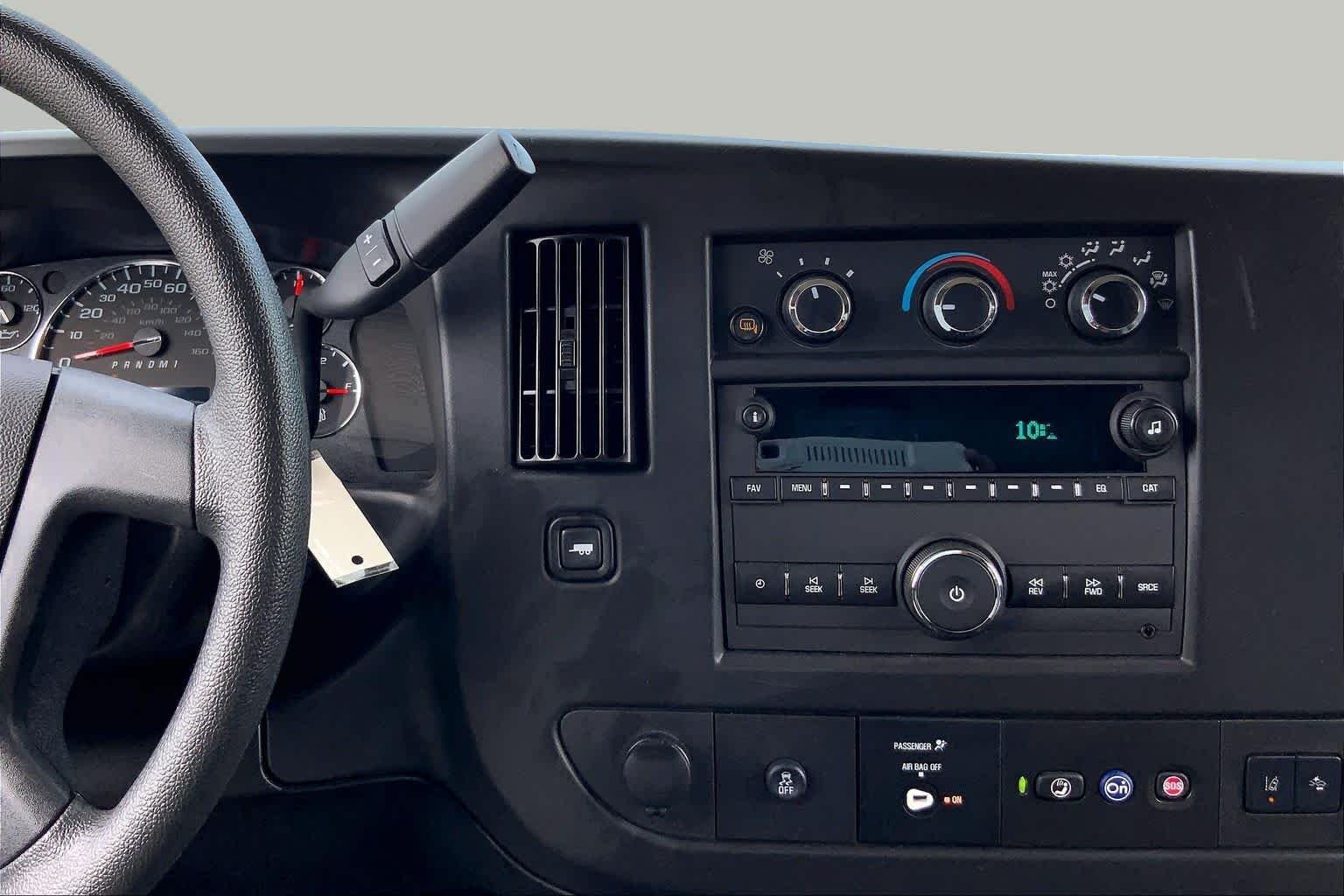 Pre-Owned 2025 GMC Savana Passenger LT