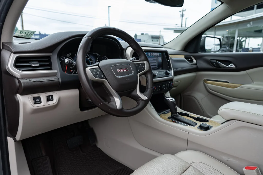 Used 2017 MINERAL METALLIC GMC Denali image 28