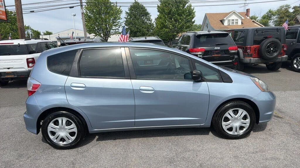 Used 2010  Honda Base image 4