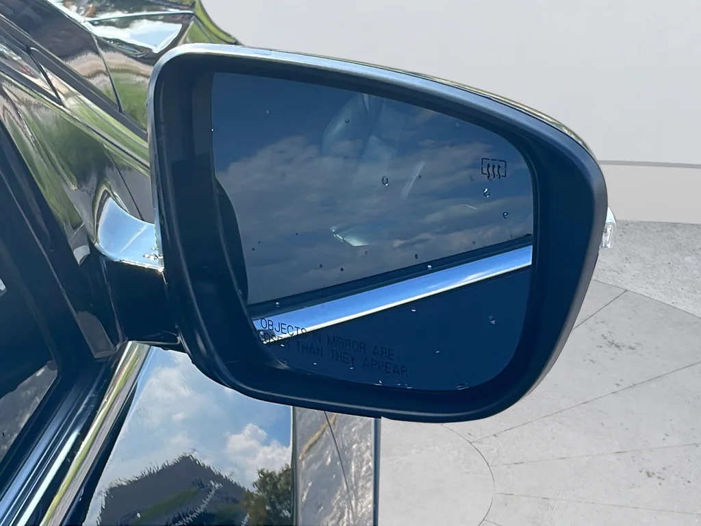 Used 2020 Black Nissan SL image 43