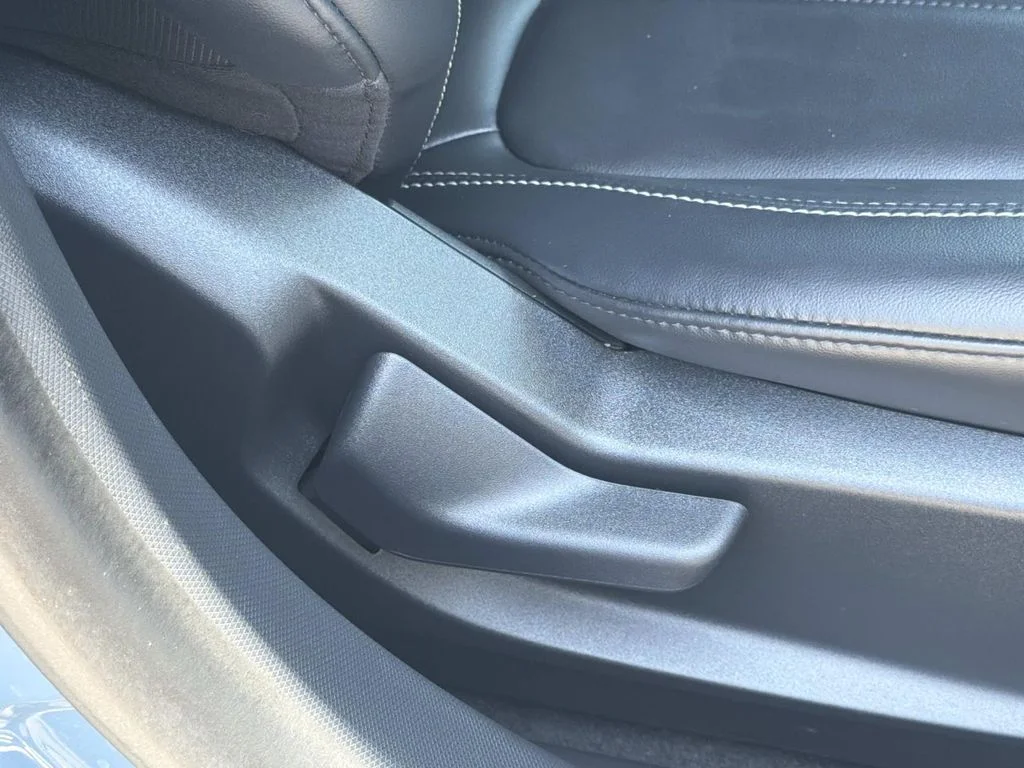 Used 2023 Vapor Blue Metallic Ford Select image 32