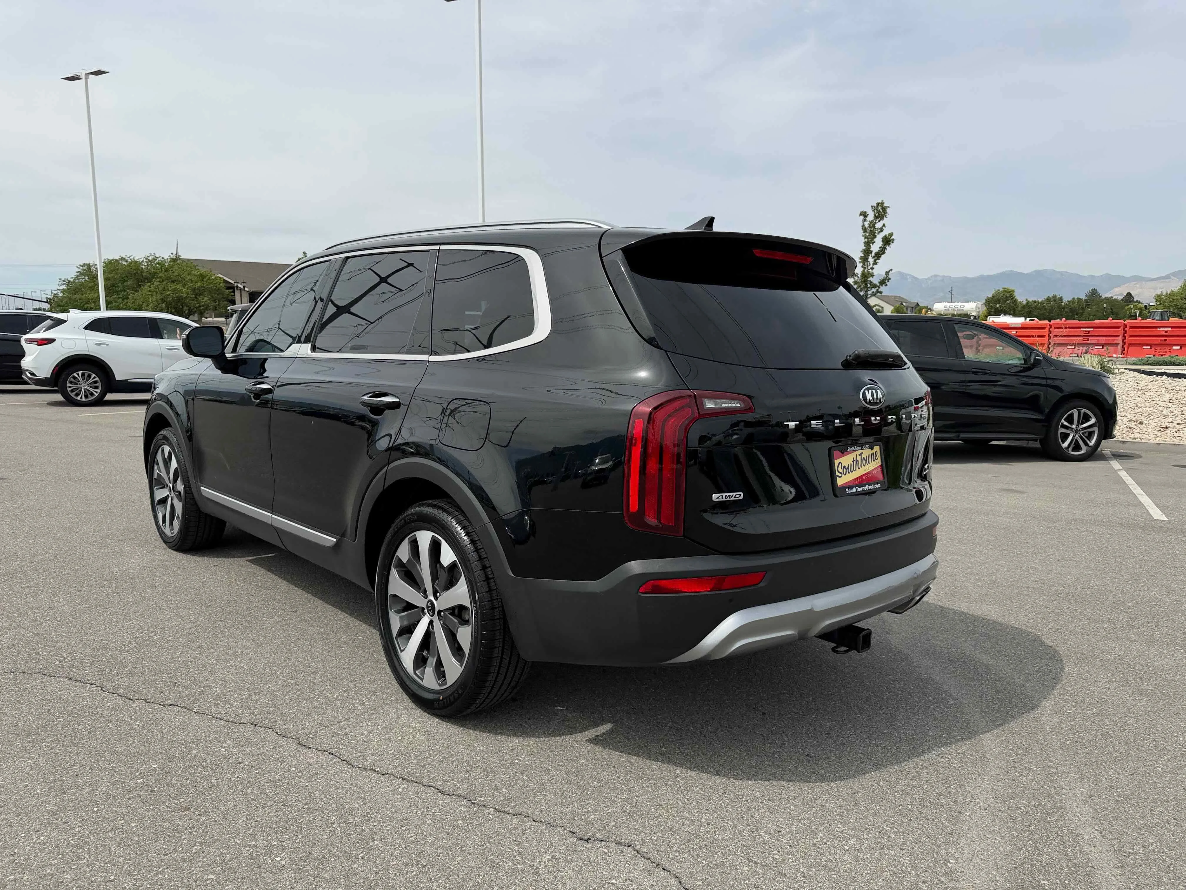Used 2021 Ebony Black Kia S image 5
