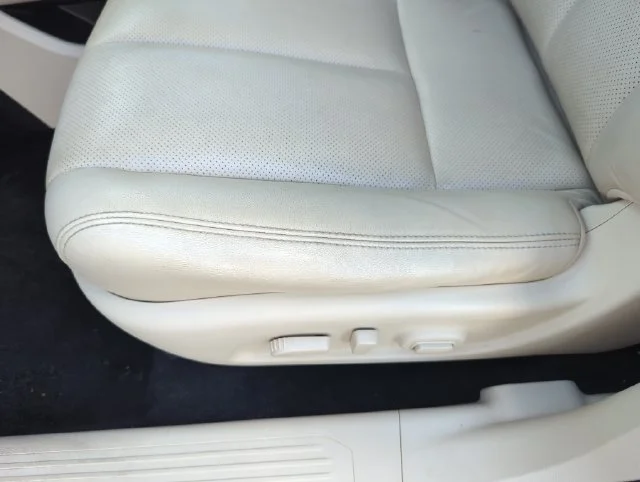 Used 2019 Brown Nissan SL image 35
