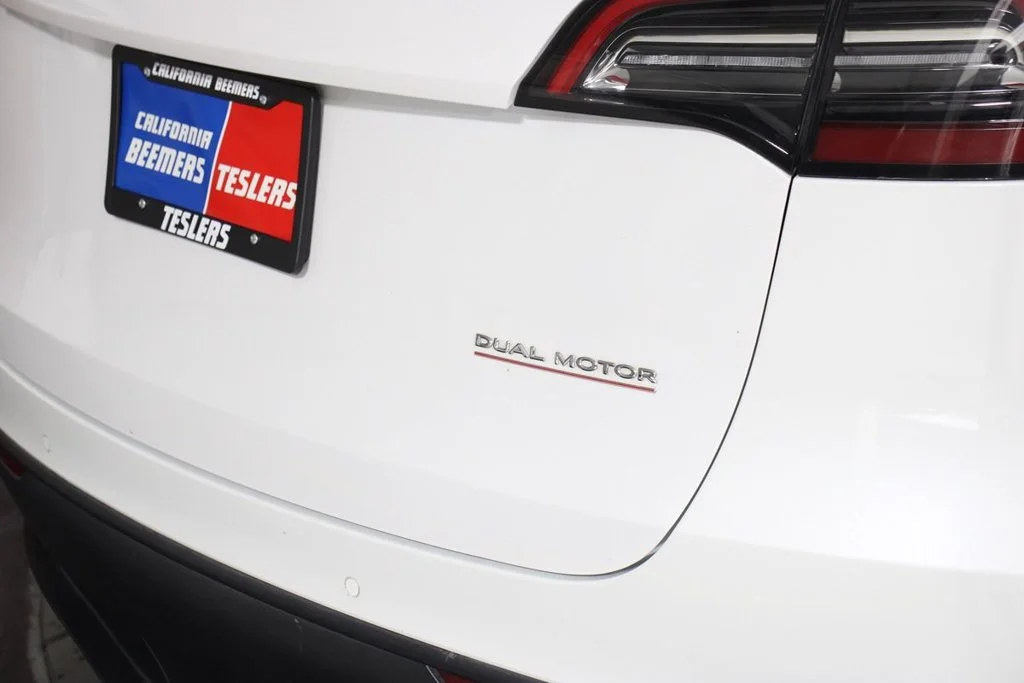 Used 2022 Pearl White Multi-Coat Tesla Performance image 10