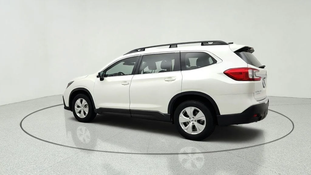 Used 2023 Crystal White Pearl Subaru 8-Seater image 7