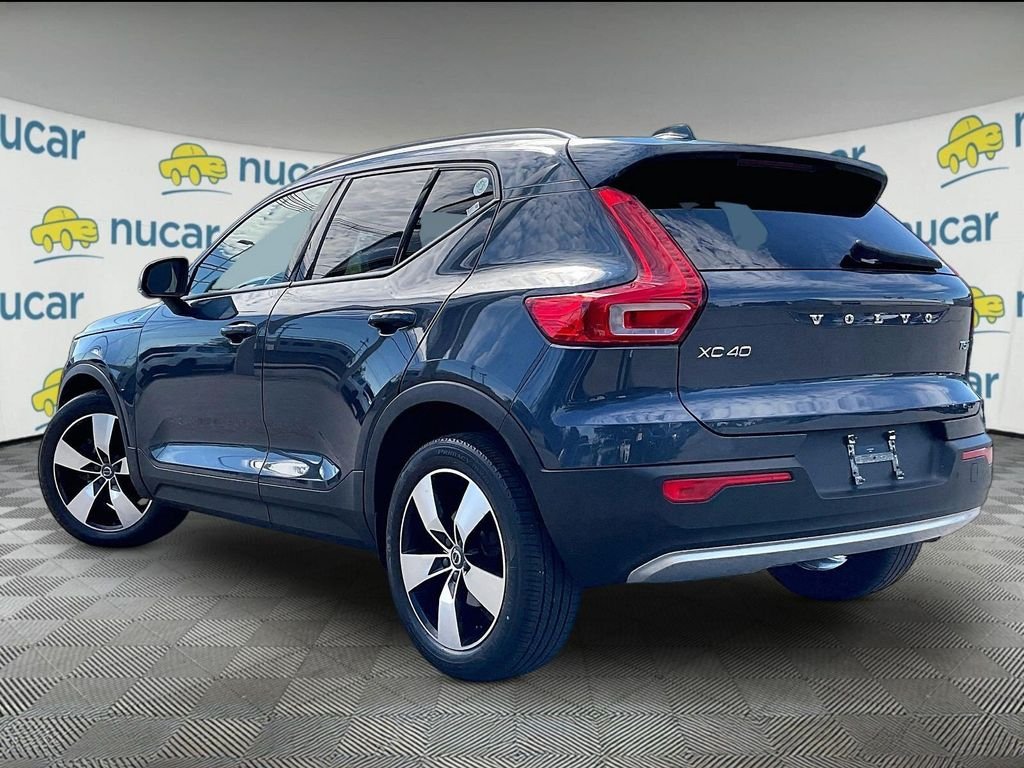 Used 2021 Blue Volvo Momentum image 4