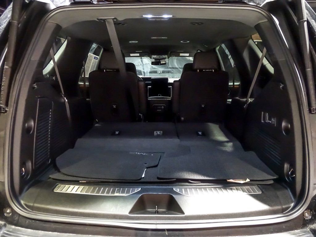 2025 GMC YUKON - Image 30