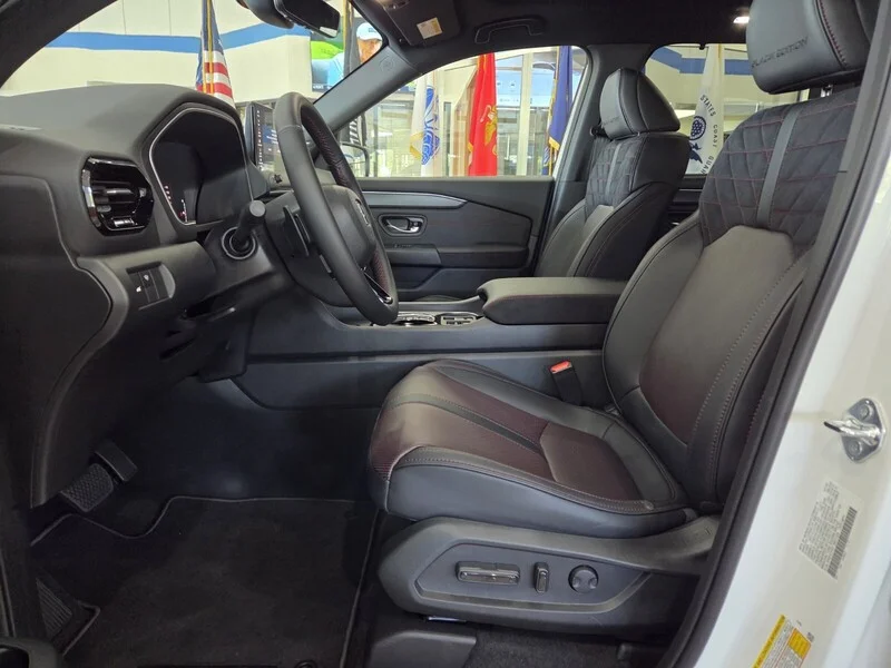 New 2026 Platinum White Pearl Honda BLACK EDITION AWD image 7