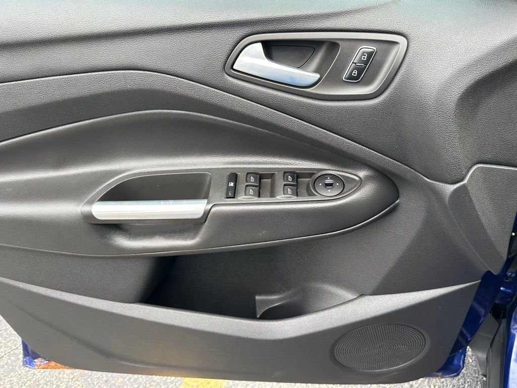 Used 2014 Blue Ford SE image 9