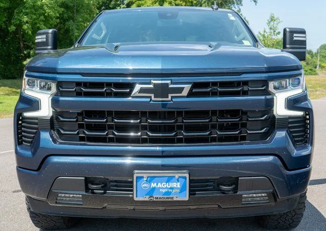 Used 2022 Blue Chevrolet RST image 3