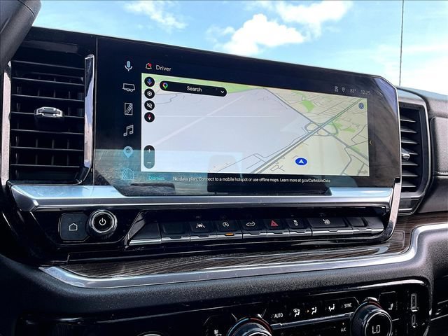 Used 2023 SUMMIT WHITE Chevrolet LT image 19