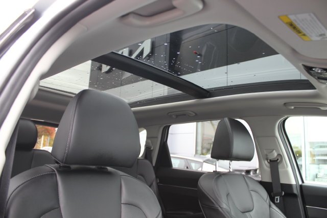 Used 2026 White Kia X-Line EX image 38