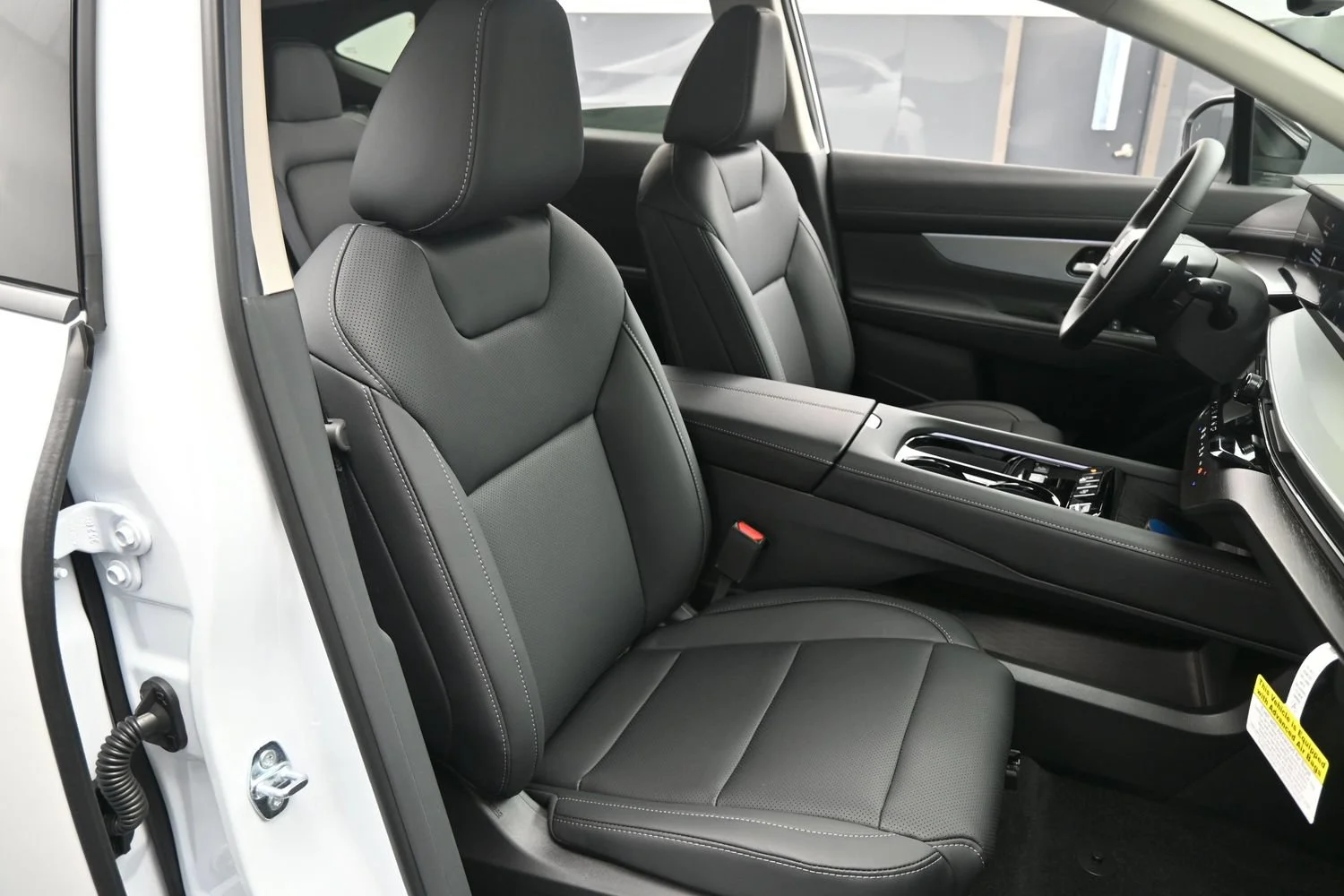 New 2026 Everest White Pearl TriCoat Nissan SL image 14