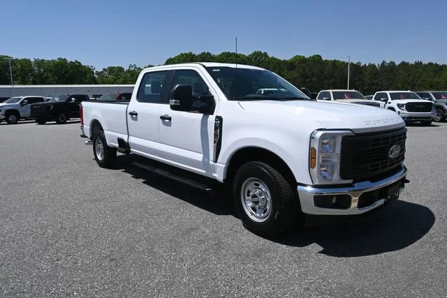 Used 2026 Oxford White Ford XL image 3