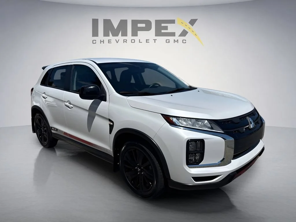 Used 2024 Silver Mitsubishi S image 7