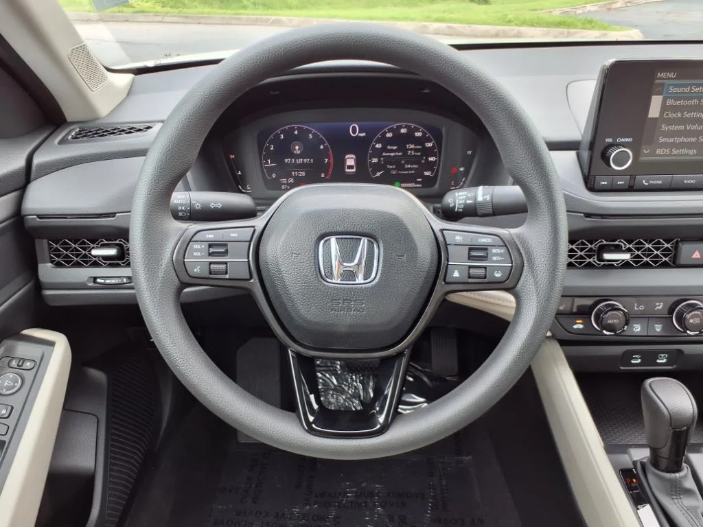 2025 Honda Accord SE - Photo 16