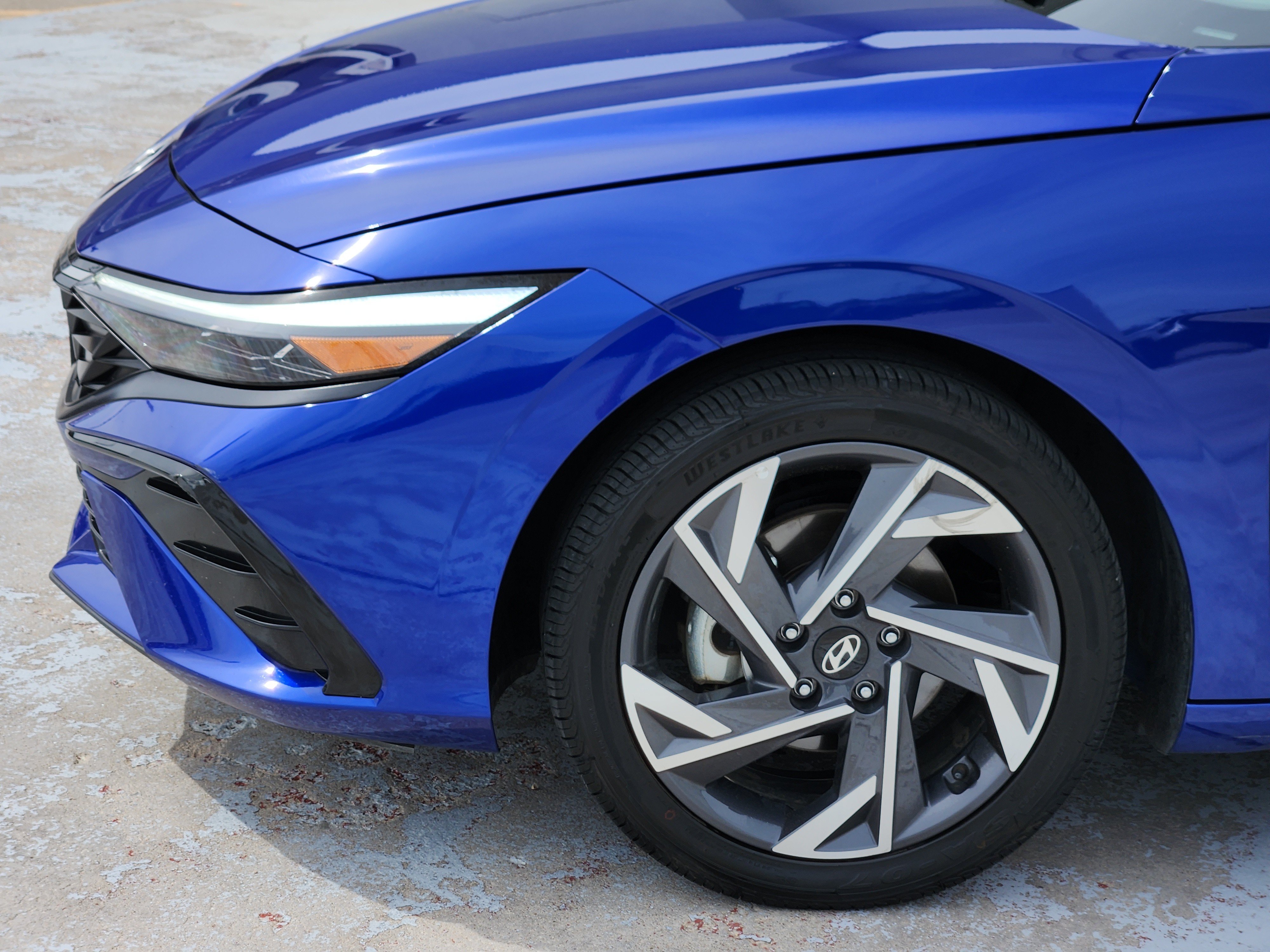 Used 2025 Intense Blue Hyundai SEL Convenience image 9